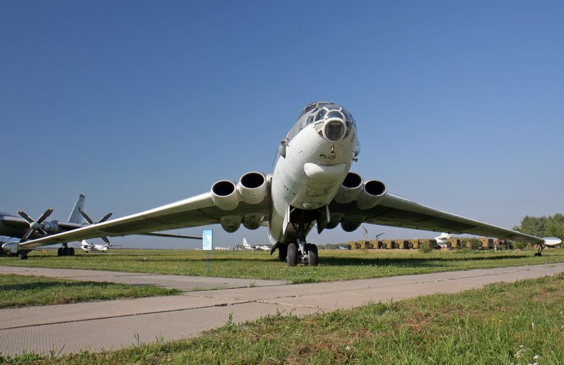 М4 Бизон самолет