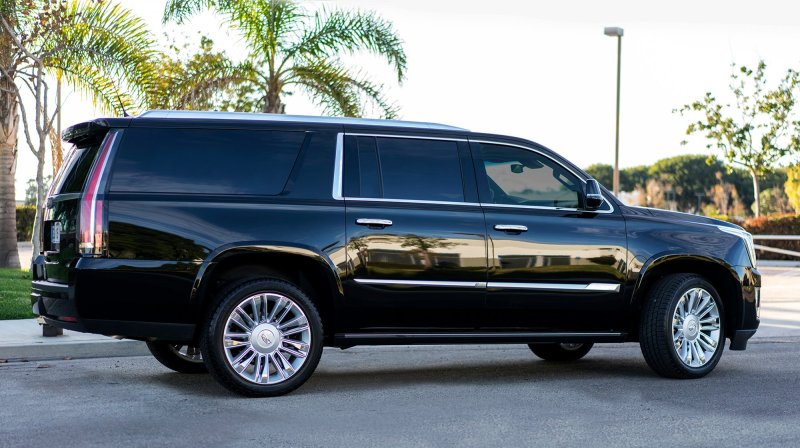 Кадиллак Escalade ESV