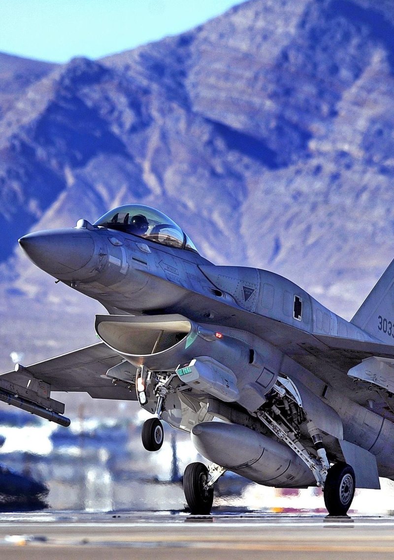 F 16 Falcon