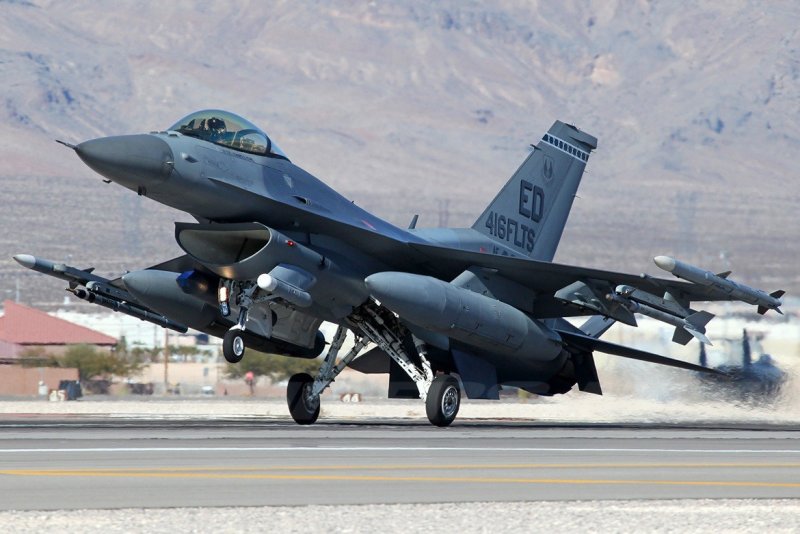 F 16 Falcon