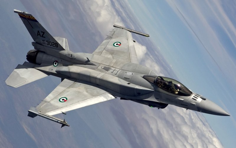 Американский самолет f16
