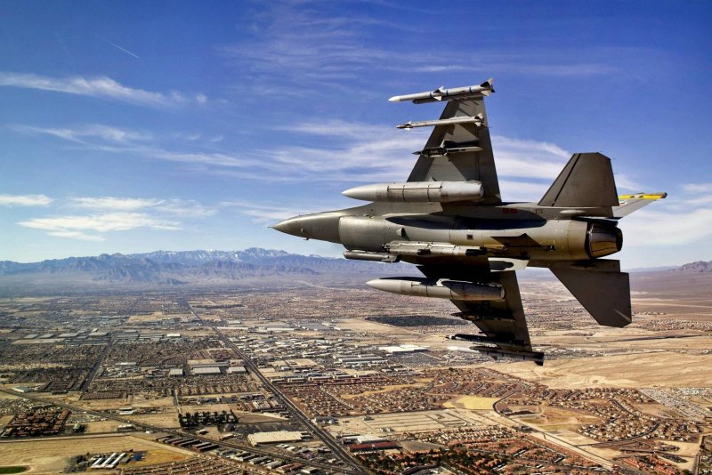 F 16 Falcon