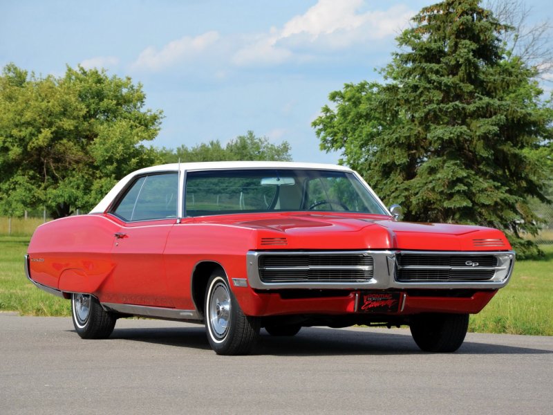 Автомобиль Pontiac Grand prix