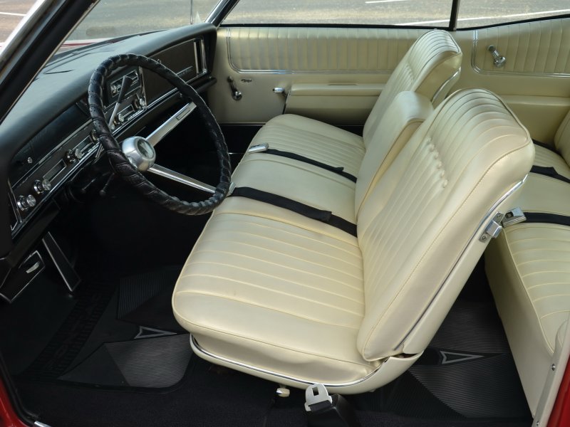 Pontiac 1987 вид из салона кабриолет сбоку