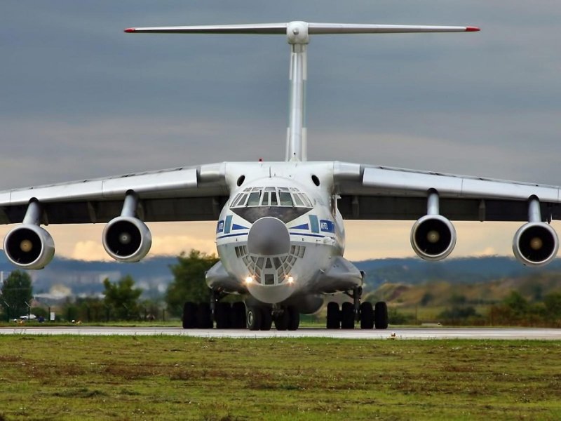 Грузовой самолет ил-76