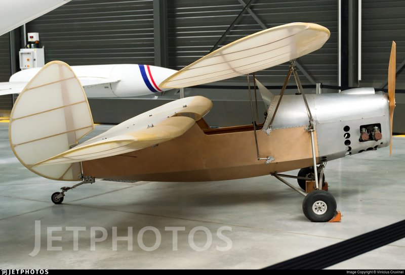 Самолет HM 293