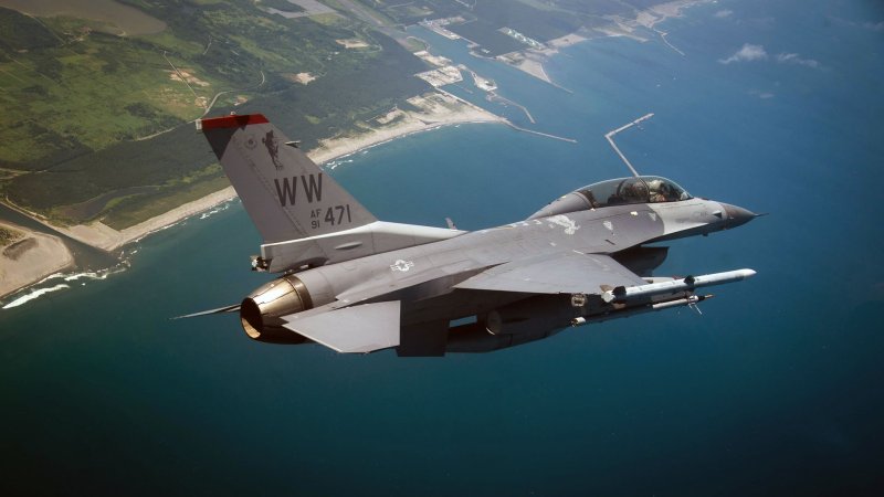 F-16 Fighting Falcon