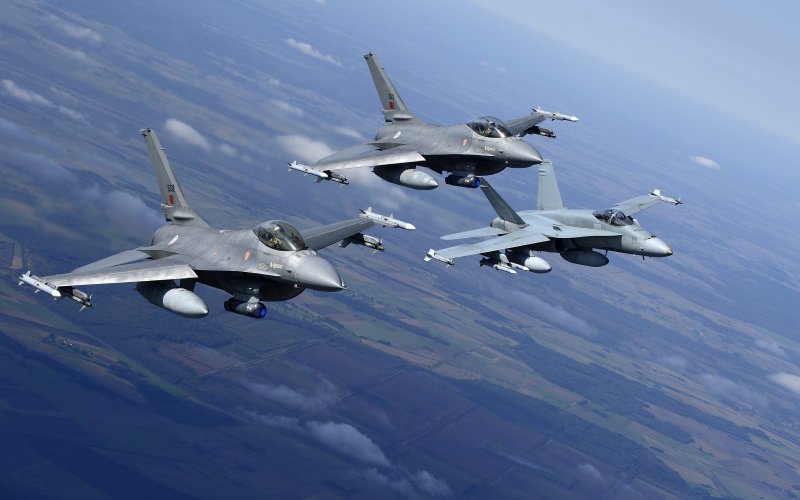 General Dynamics f-16 Fighting Falcon