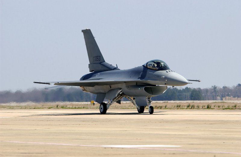 F 16 Falcon