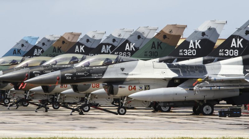 F 16 Falcon
