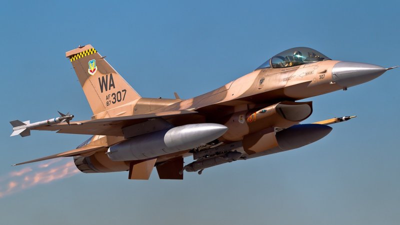 F 16 Falcon