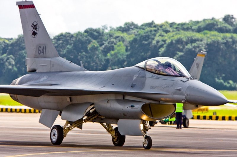 F 16 Falcon