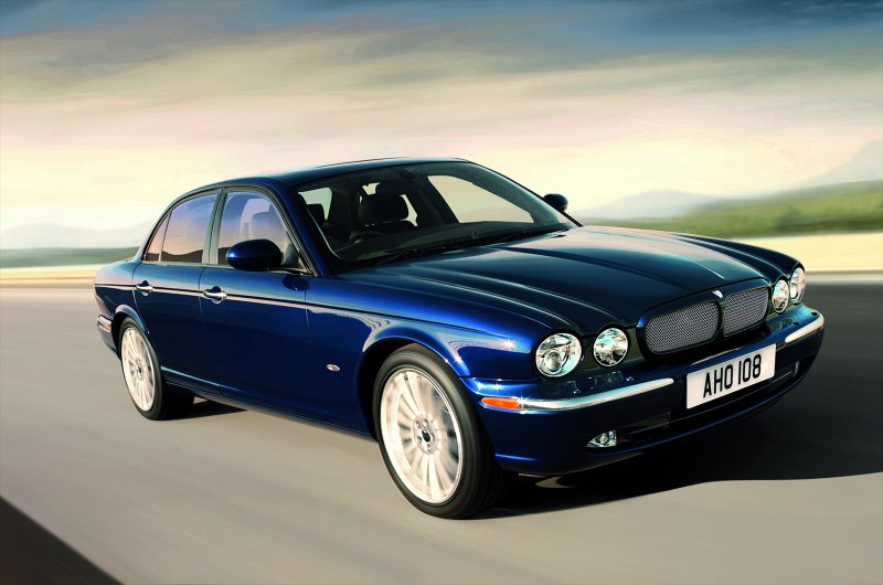 Ягуар XJR 2003