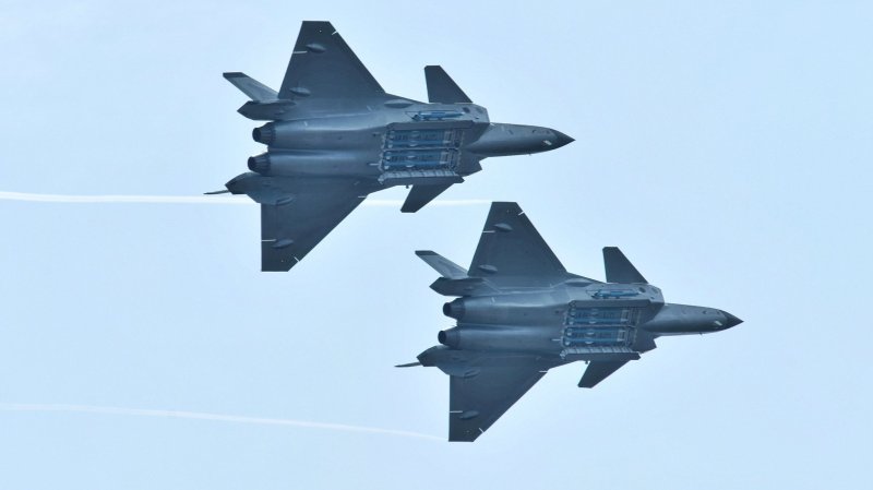 J-20 истребитель