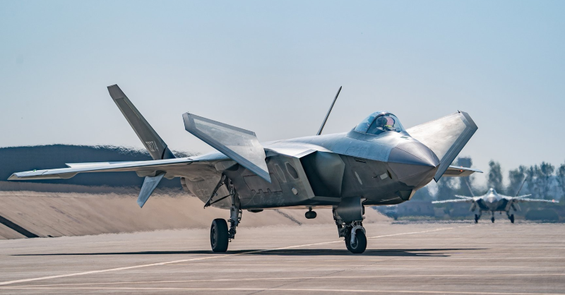 Китайский истребитель пятого поколения j-20