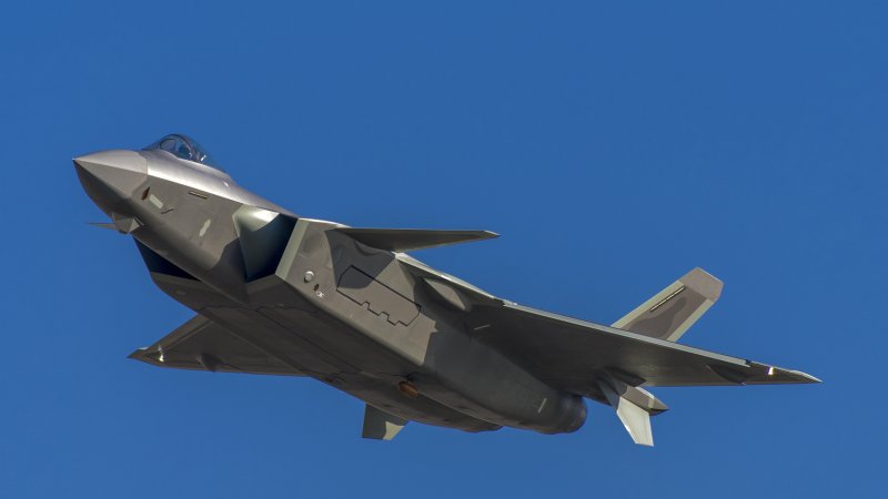 Китайский истребитель пятого поколения j-20