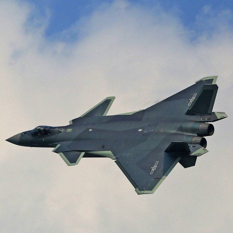 Китайский истребитель пятого поколения j-20