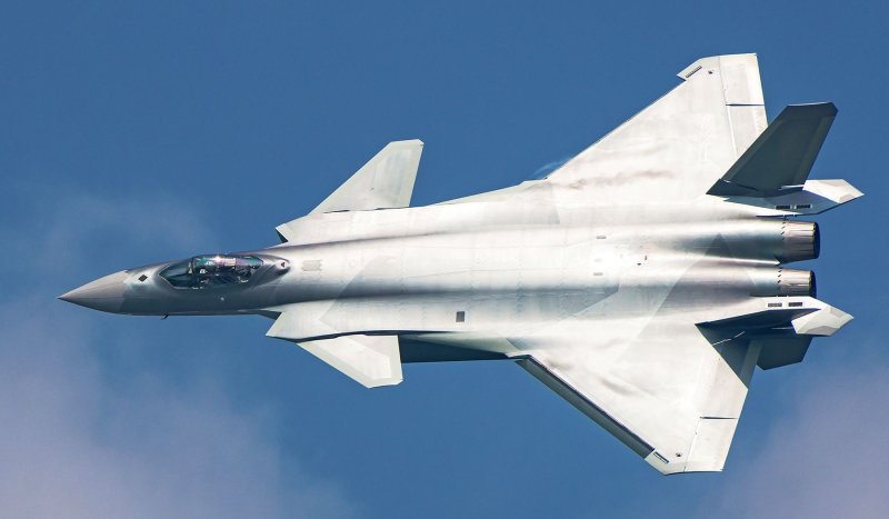 J-20 истребитель