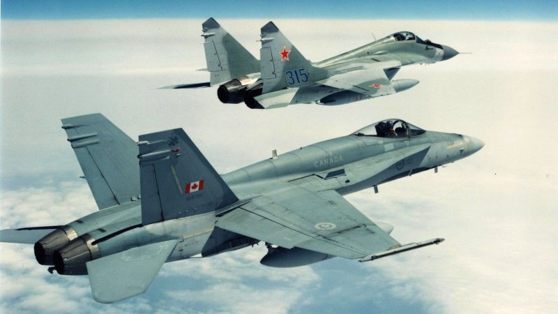 F/A-18 Hornet vs миг