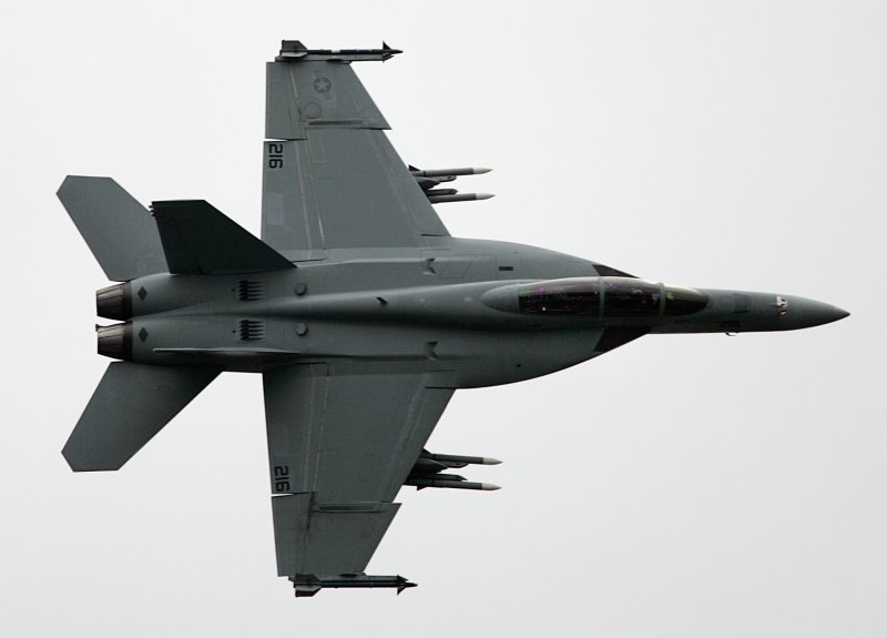 F 18 истребитель