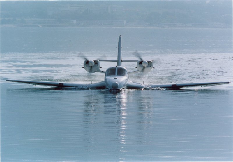 Гидросамолет амфибия Бериев бе-103 ,бе200
