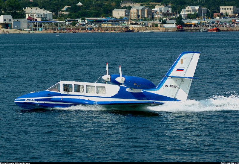 Бериев бе-103