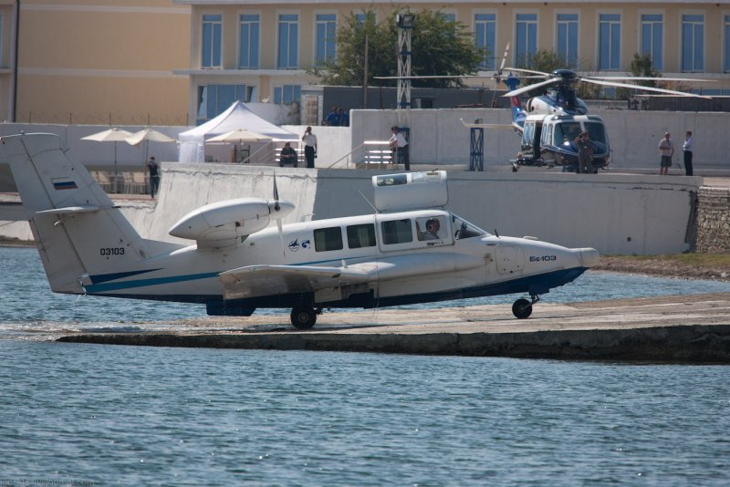 Самолет бе 103