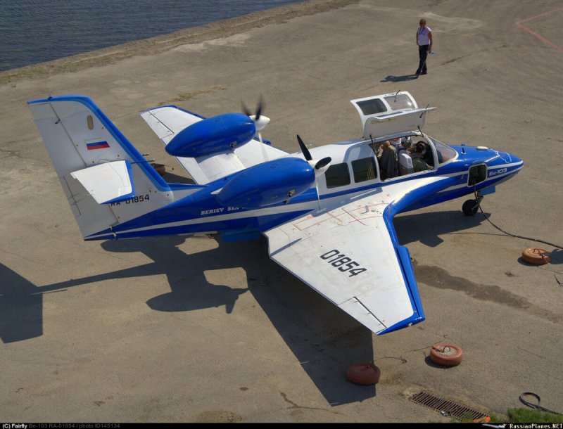 Бериев бе-103