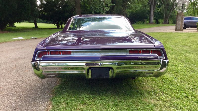 Pontiac Bonneville Brougham Hardtop sedan (1967)