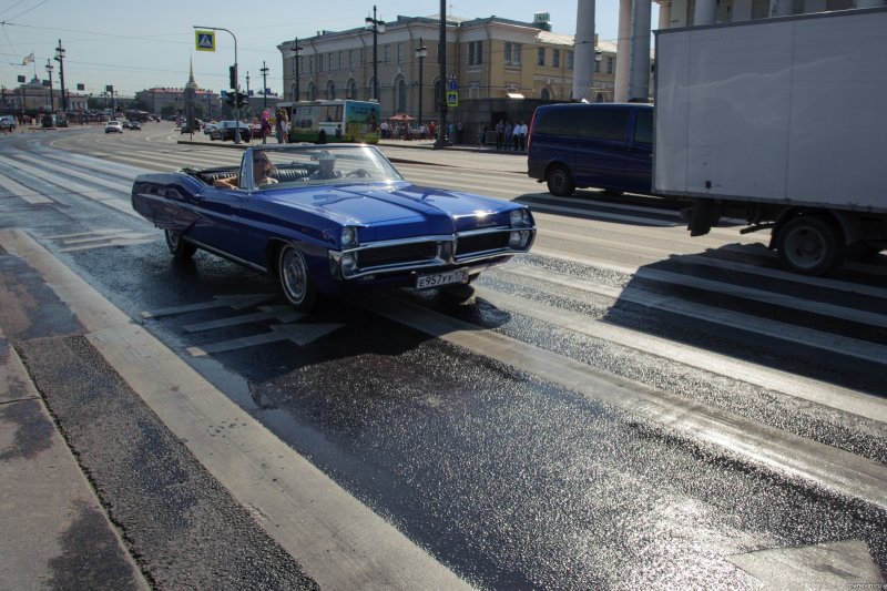Странный автомобиль Питер