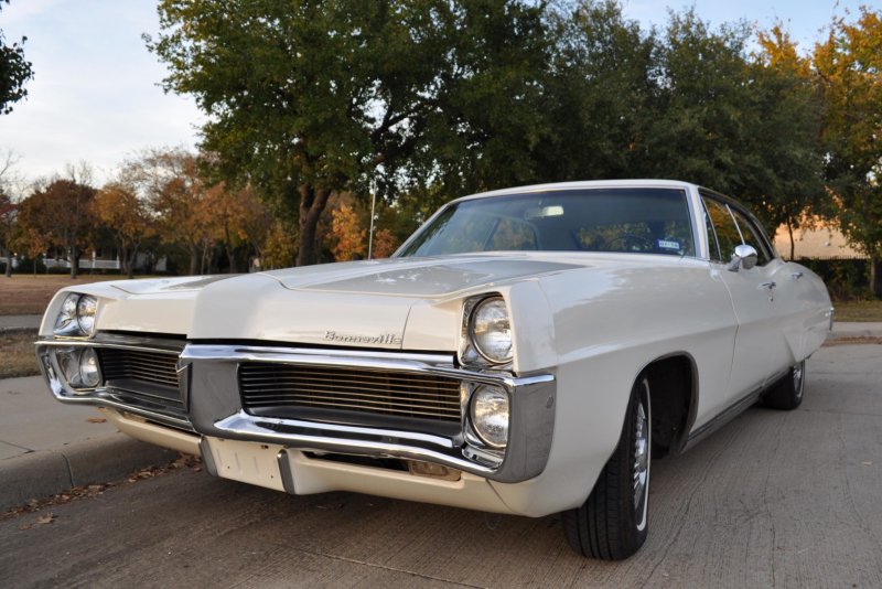 Pontiac Bonneville 1967 sedan