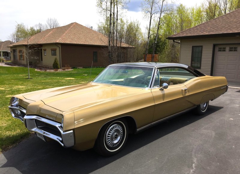 Pontiac Bonneville 1967 sedan