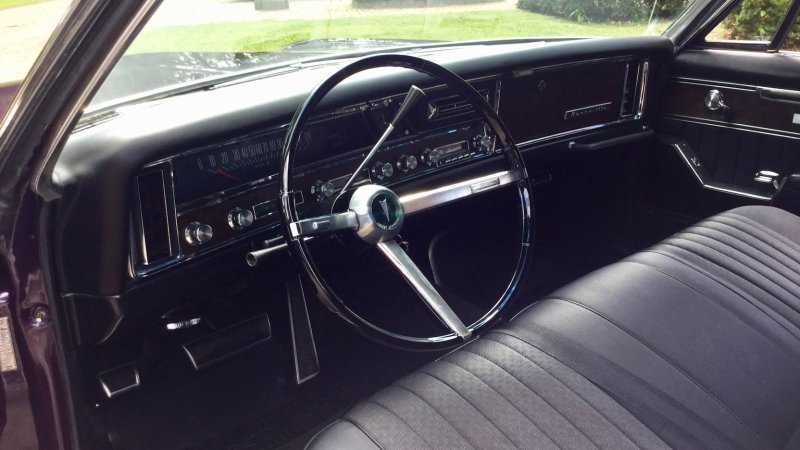 Pontiac Bonneville 1967 салон