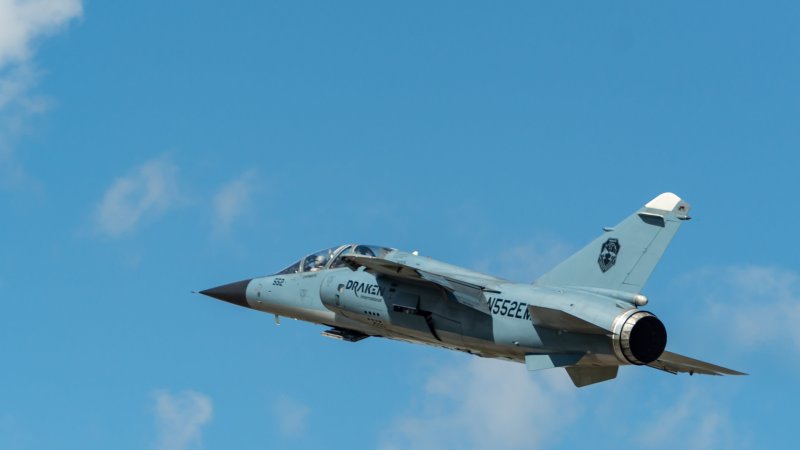 Самолет Mirage f.1c b4