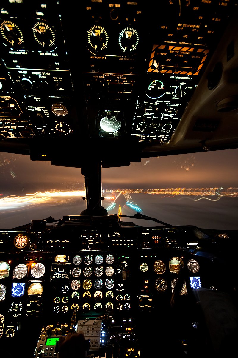 Boeing 747 Cockpit