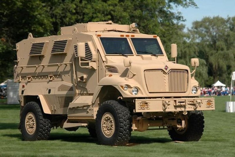 Бронемашина MAXXPRO MRAP