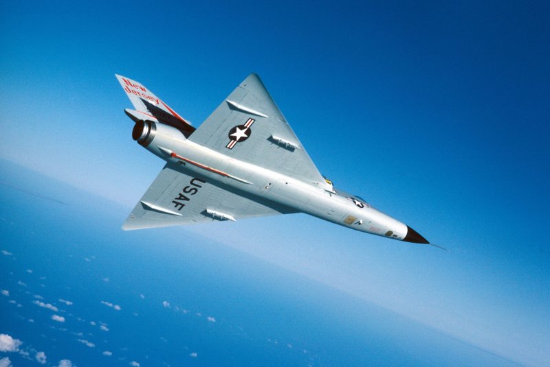 Самолет Delta Dart