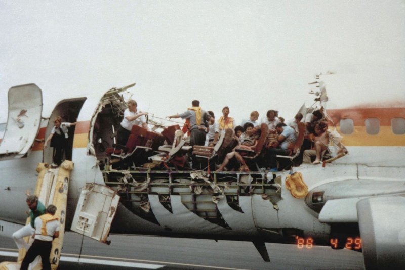 Боинг 737 28 апреля 1988