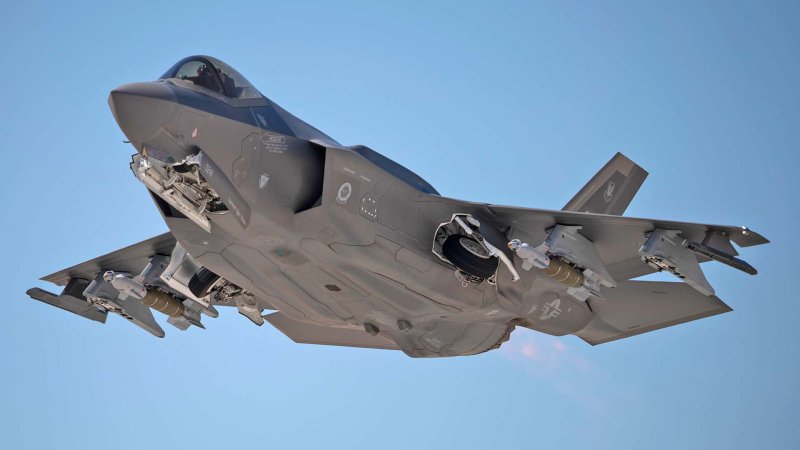 Стелс-истребитель f-35