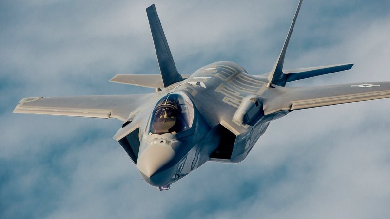Американский истребитель 5 поколения f-35