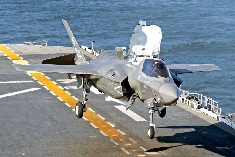 F35 вертикальный взлет