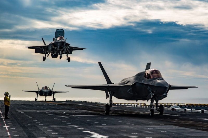 Истребитель f-35b Lightning II