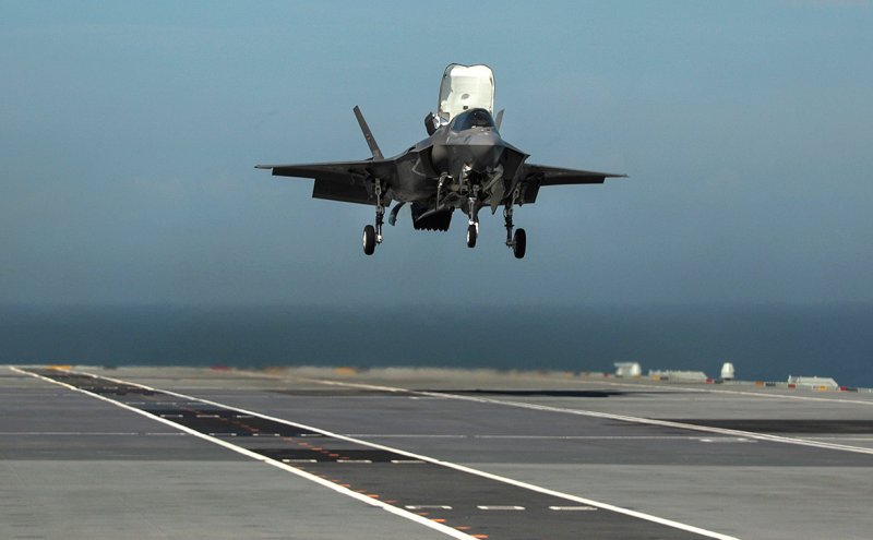 F 35 посадка