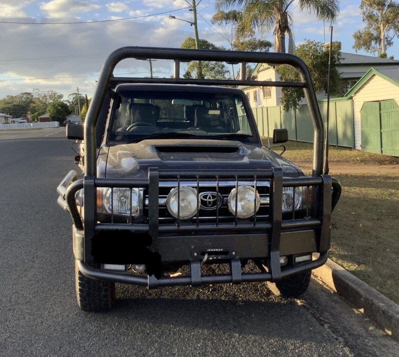 Land Cruiser с кенгурятником