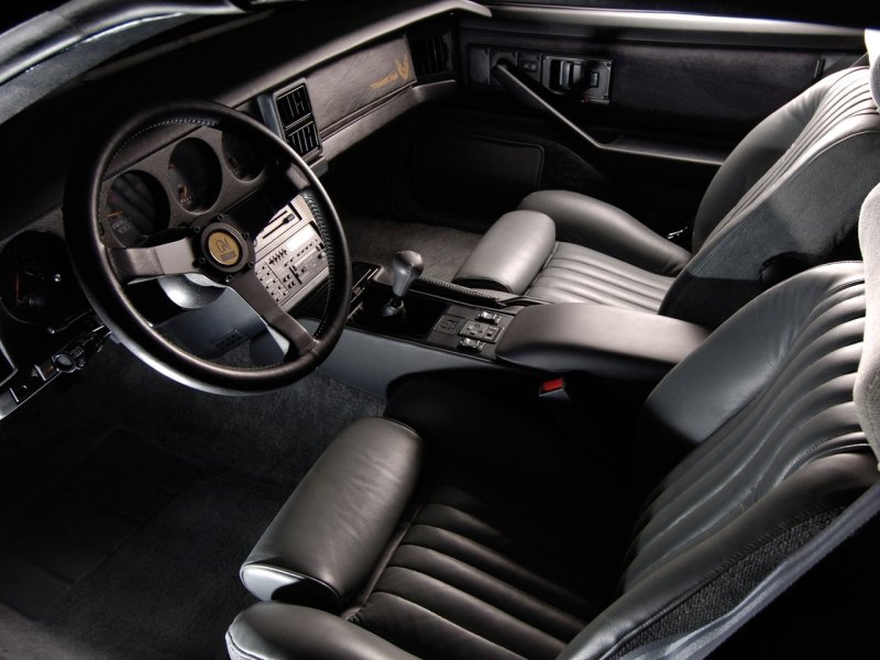 Pontiac Firebird 3 Gen салон