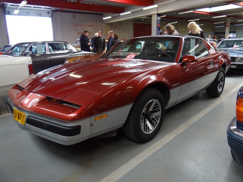 Pontiac Firebird 3 поколения