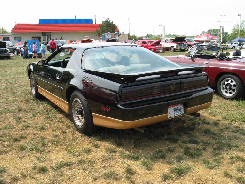 Pontiac Firebird Trans am 3 поколение