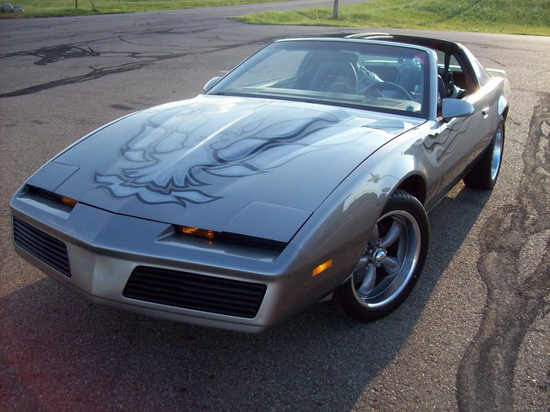 Pontiac Firebird 2000