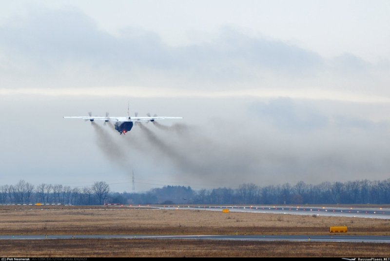 АН 12 грузовой Эйр Армения