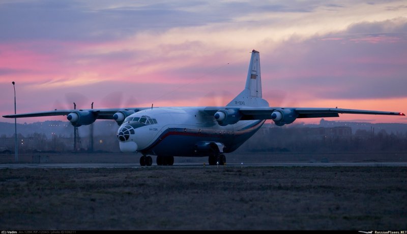 АН-12 RF 12043